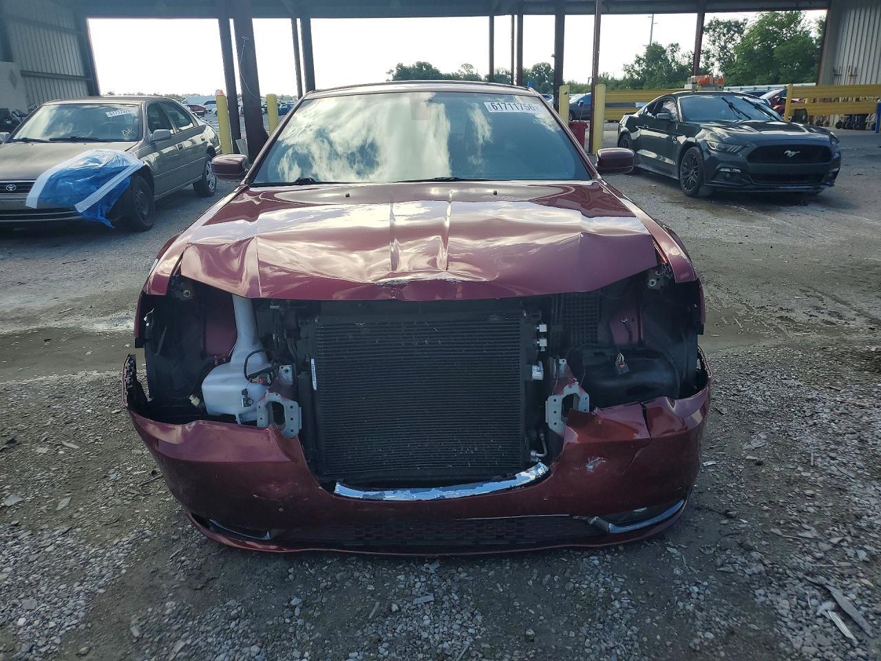 2019 Chrysler 300 S - Image 5