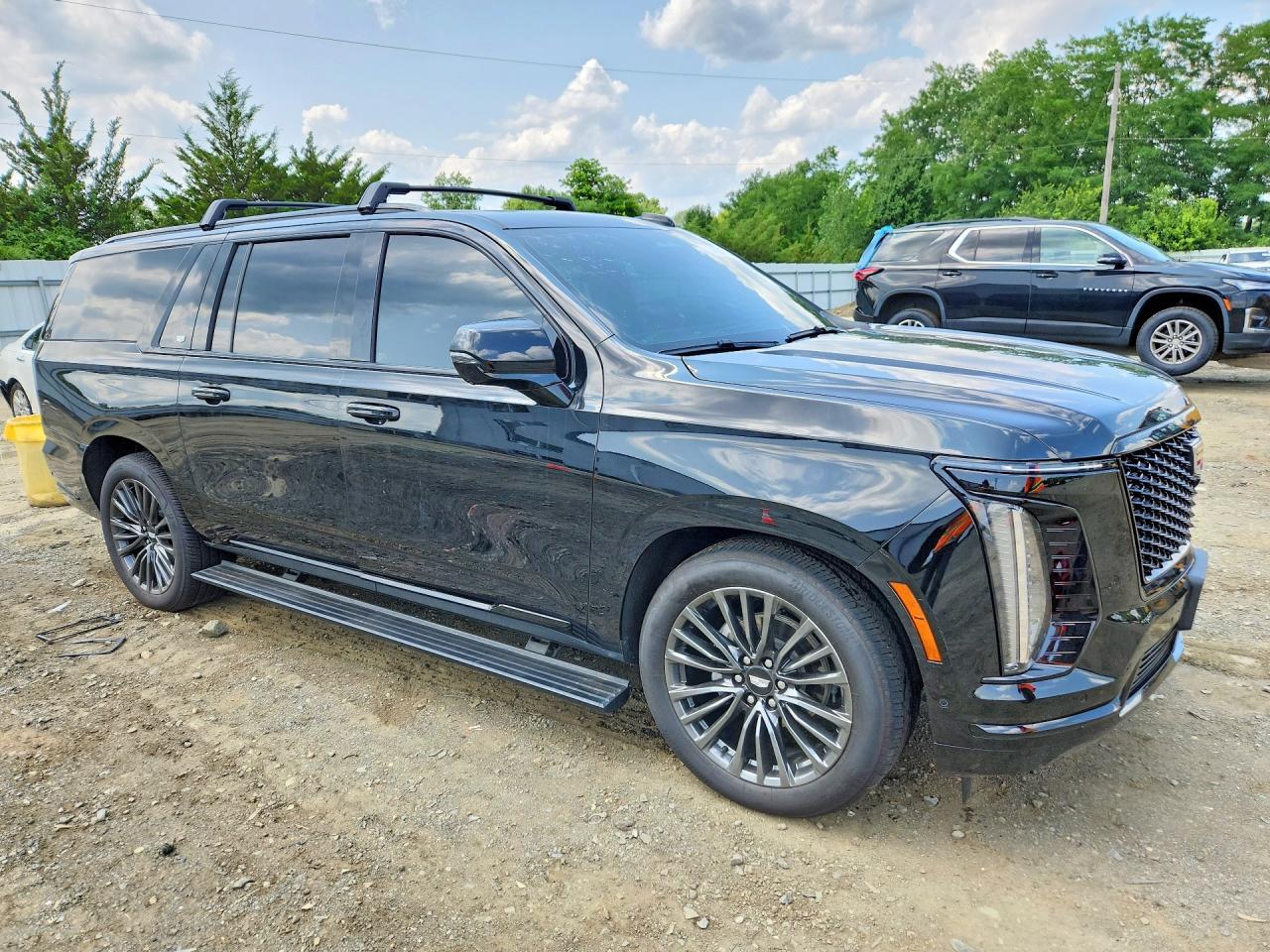 2025 Cadillac Escalade Esv Sport Platinum - Image 4
