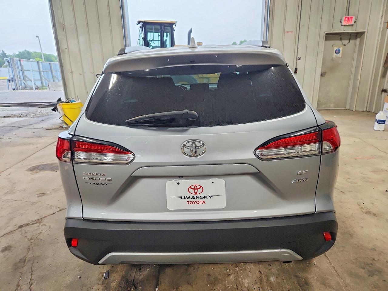 2024 Toyota Corolla Cross Le - Фото 6
