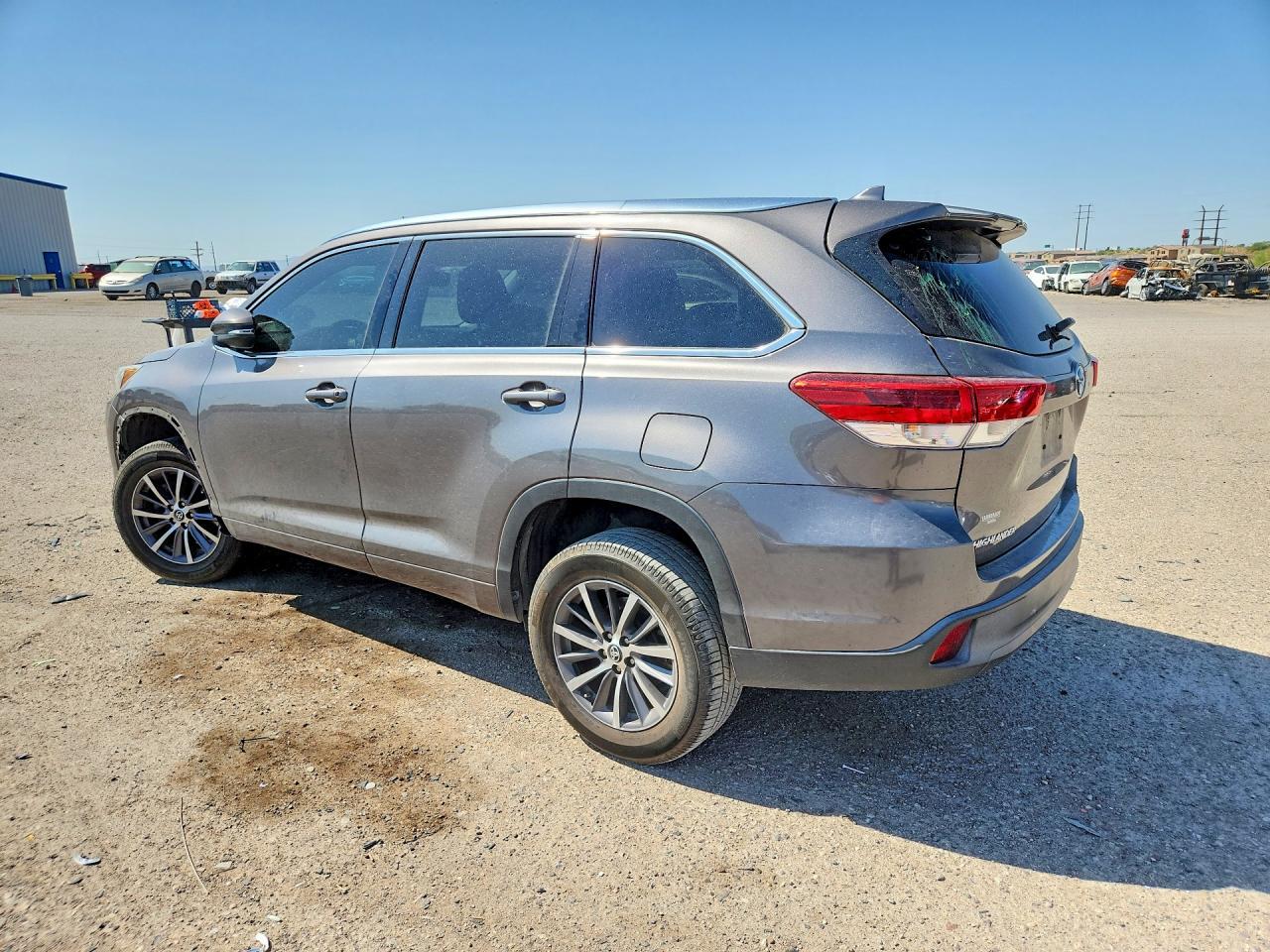2018 Toyota Highlander Xle - Image 2