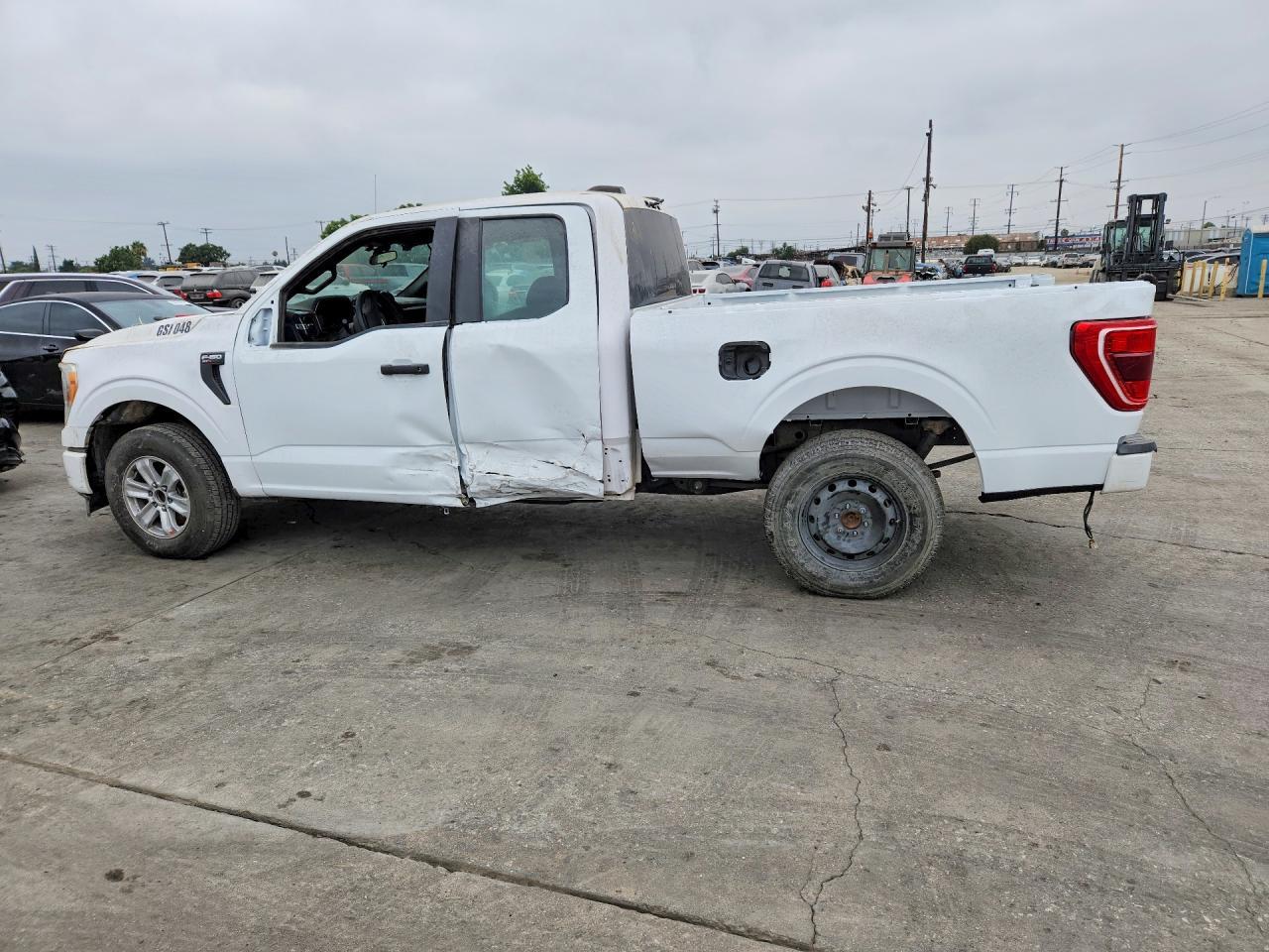 2021 Ford F150 Super Cab - Фото 2