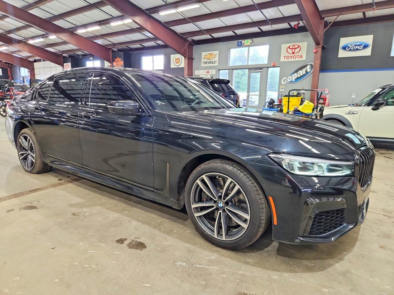 2021 BMW 750 Xi - Image 4