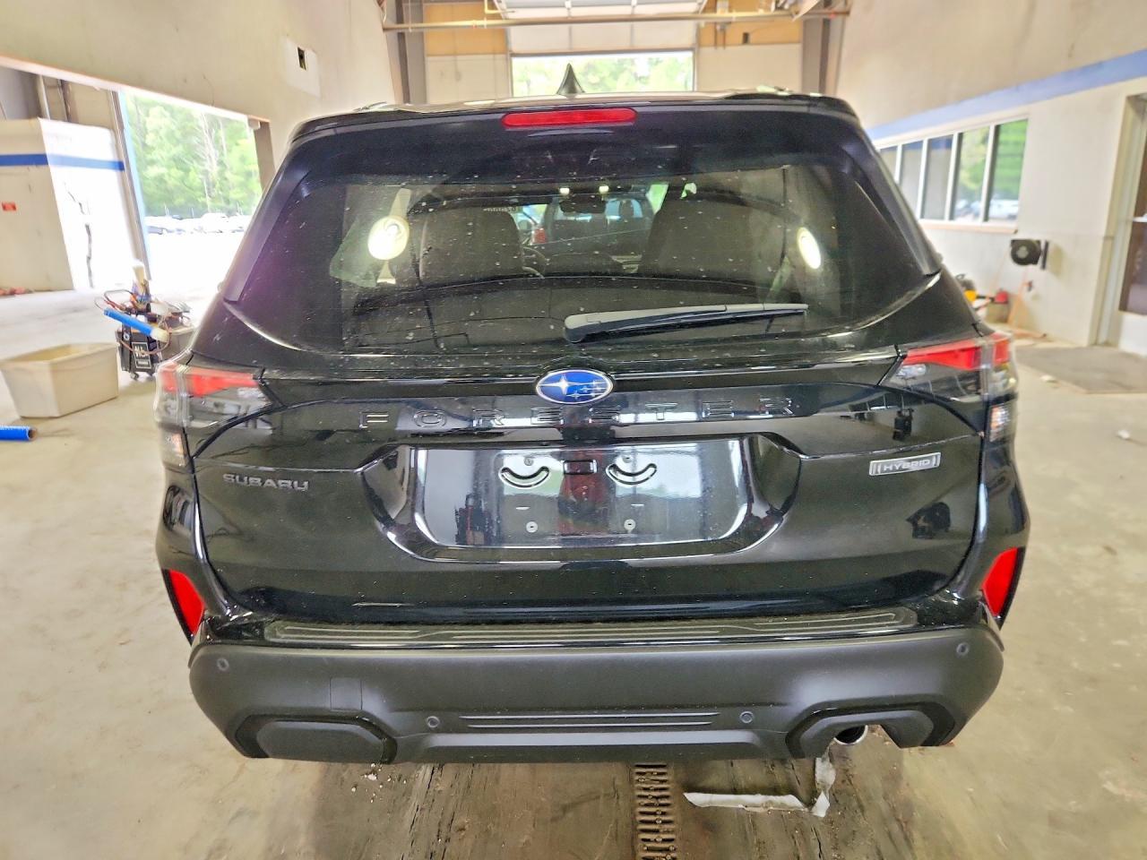 2025 Subaru Forester Touring - Фото 6