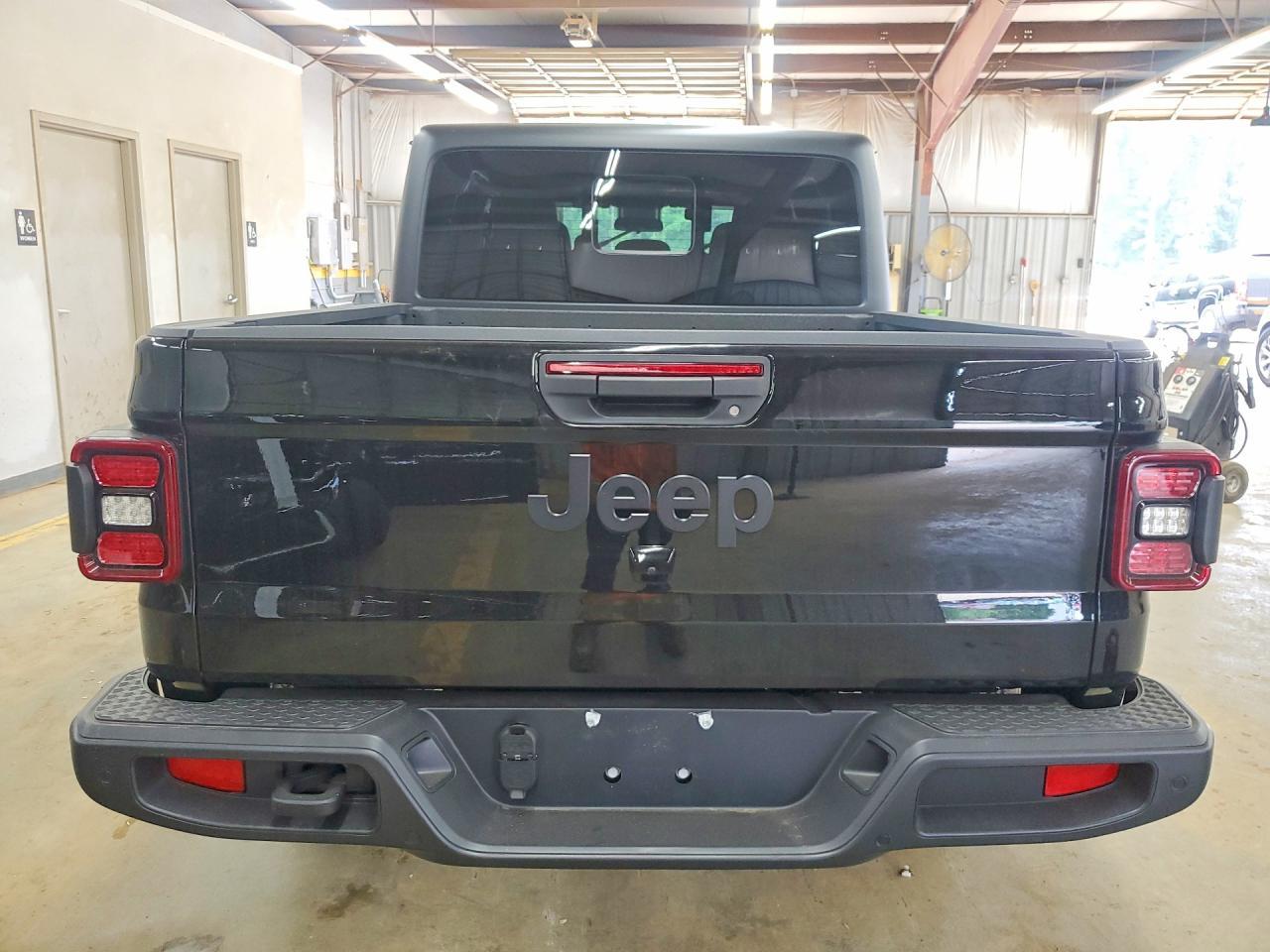 2025 Jeep Gladiator Sport - Фото 6
