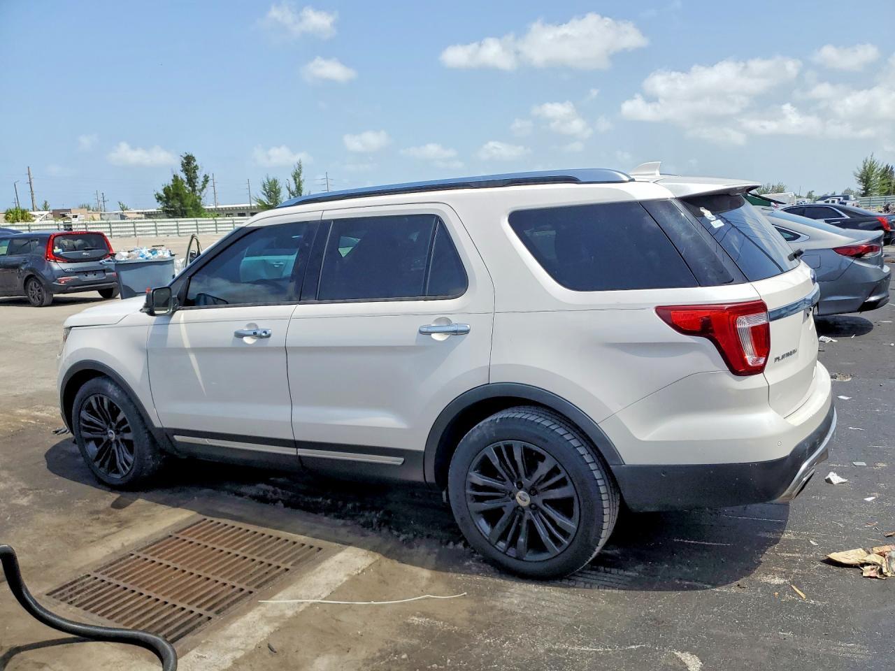 2017 Ford Explorer Platinum - Фото 2