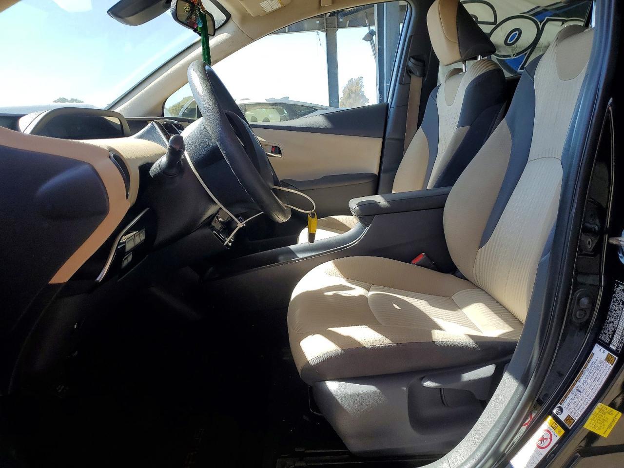 2018 Toyota Prius Two - Image 7