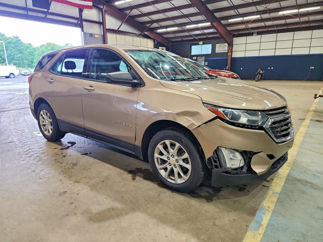 2018 Chevrolet Equinox Ls - Фото 4