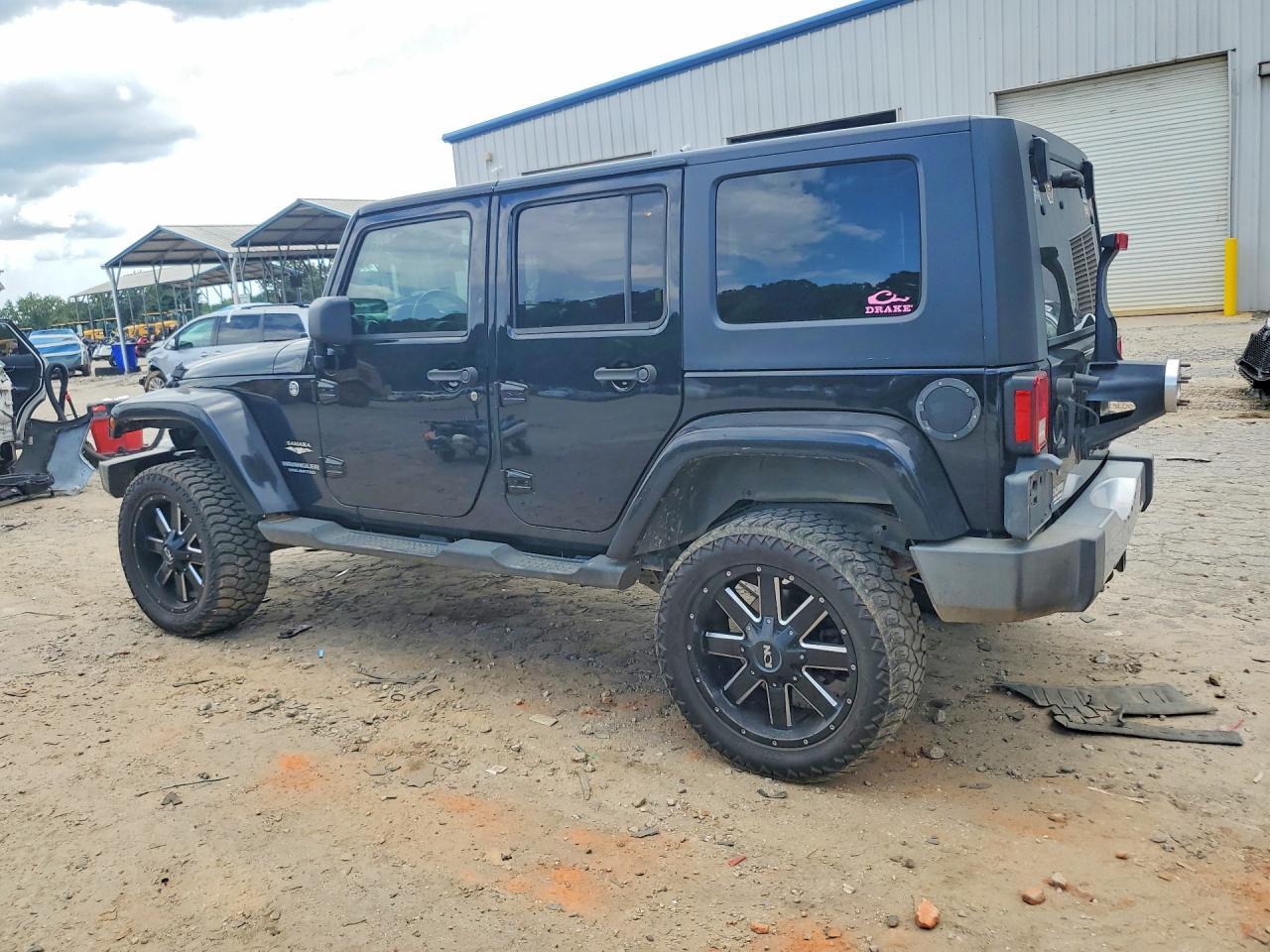 2008 Jeep Wrangler Unlimited Sahara - Фото 2