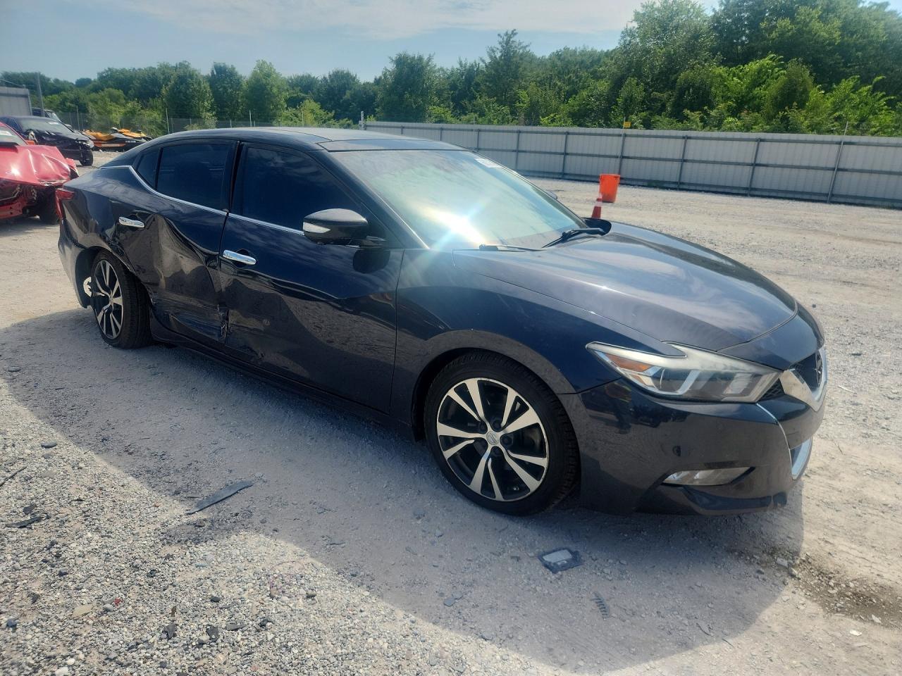 2016 Nissan Maxima Platinum - Image 4