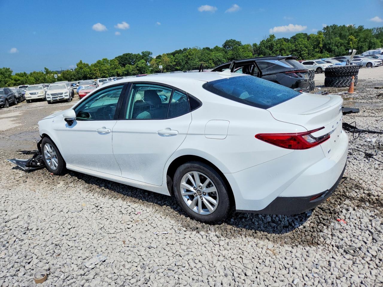 2025 Toyota Camry Le - Фото 2