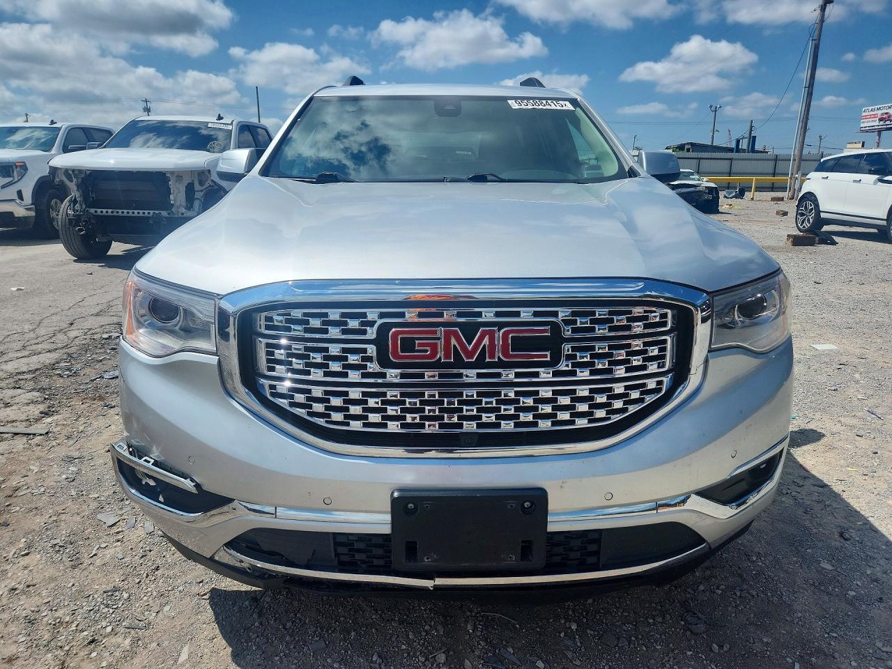2017 GMC Acadia Denali - Фото 5