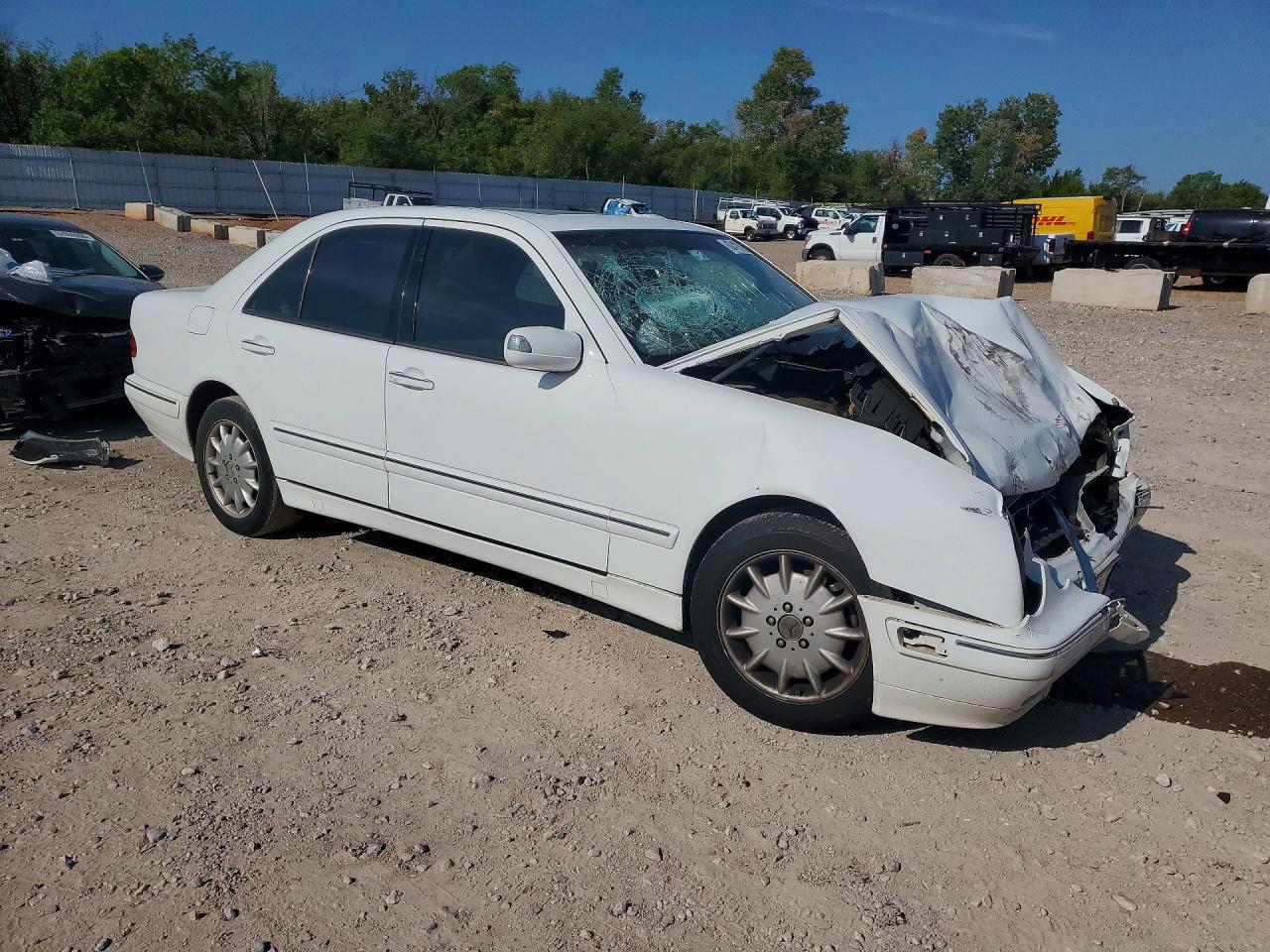 2001 Mercedes-Benz E 320 - Фото 4