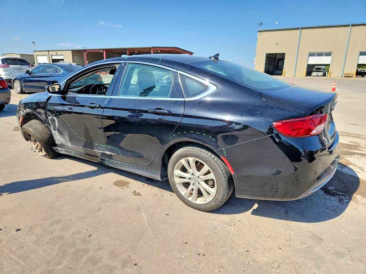 2017 Chrysler 200 Limited - Фото 2