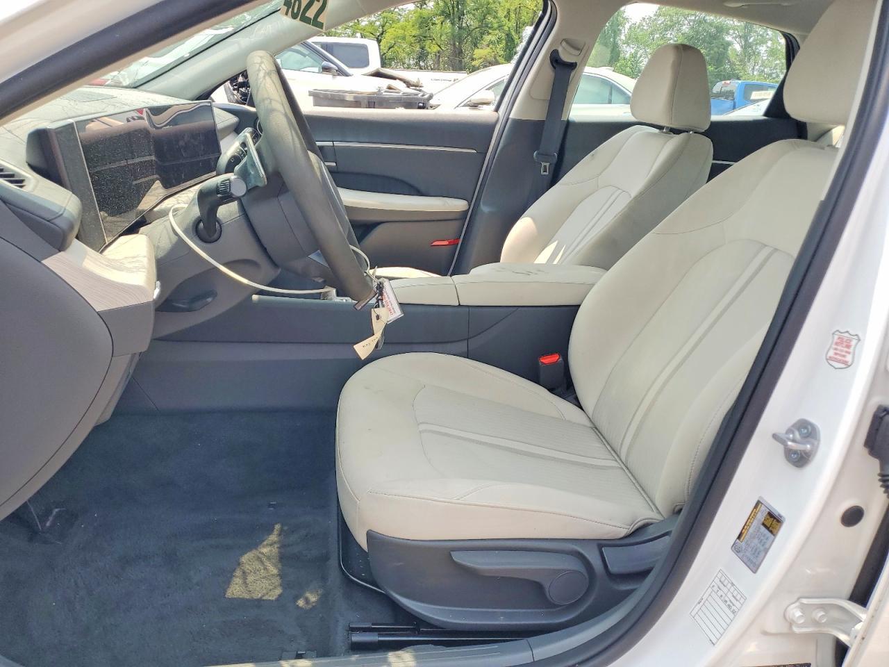 2026 Hyundai Sonata Hybrid Blue - Image 7