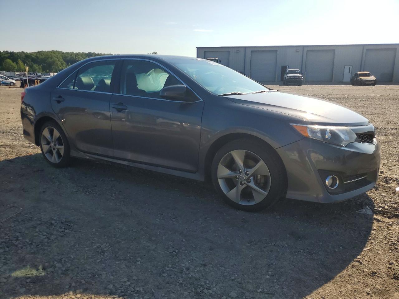 2014 Toyota Camry Se Sport - Image 4