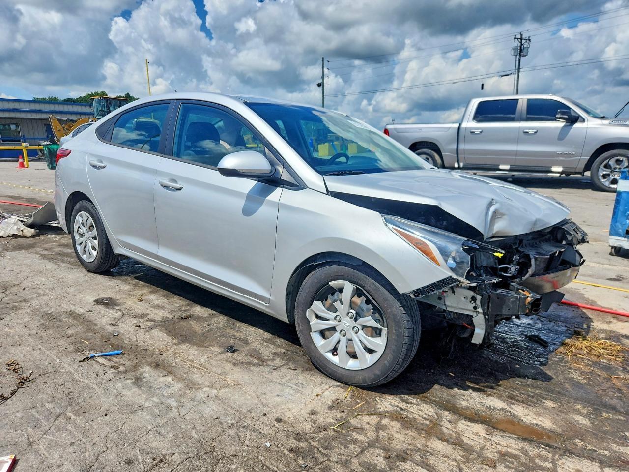 2021 Hyundai Accent Se - Фото 4