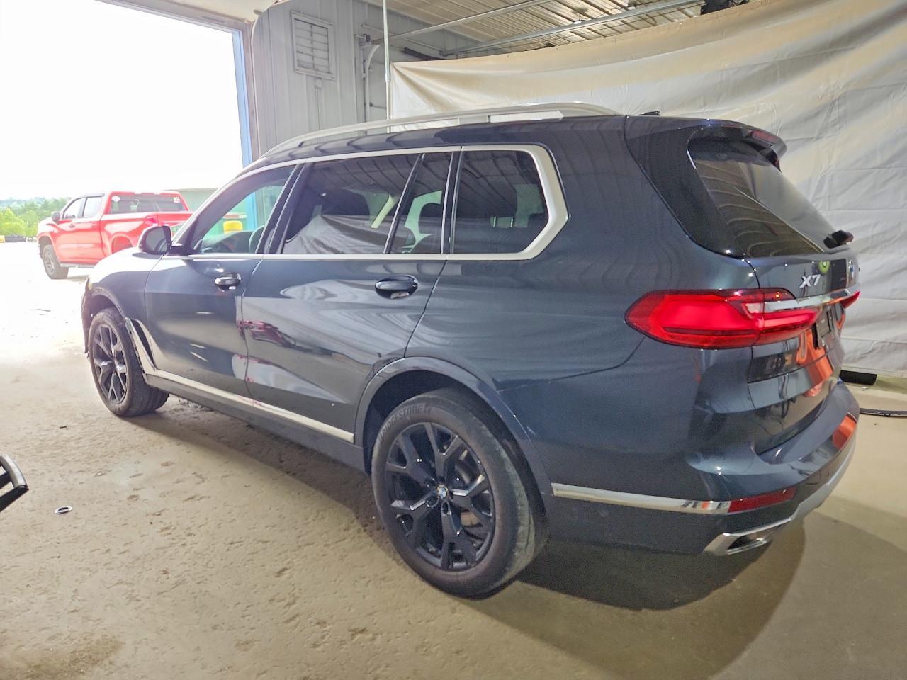 2022 BMW X7 xDrive40I - Фото 2