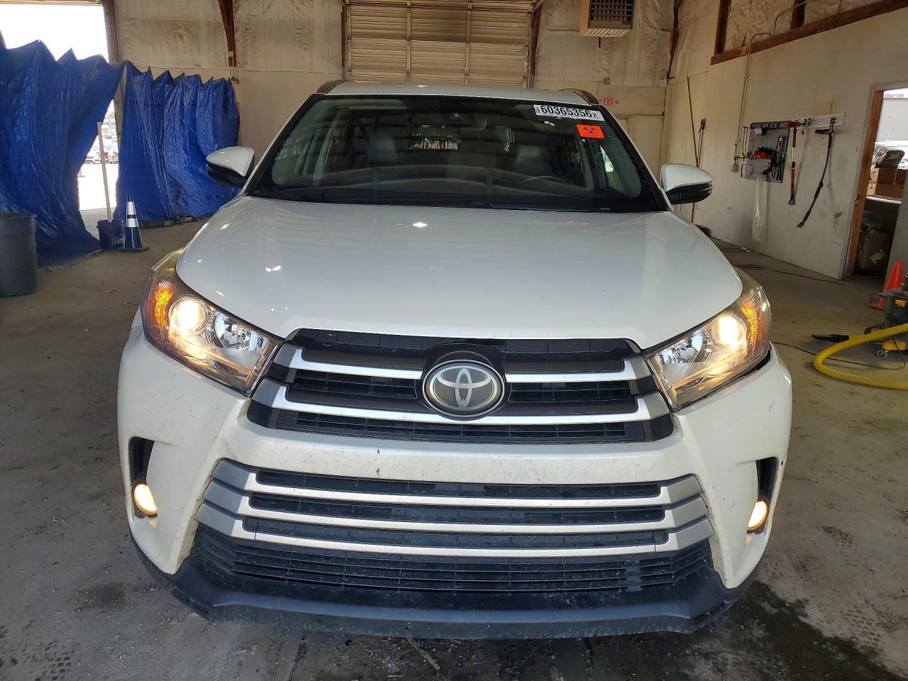 2017 Toyota Highlander Xle - Image 5
