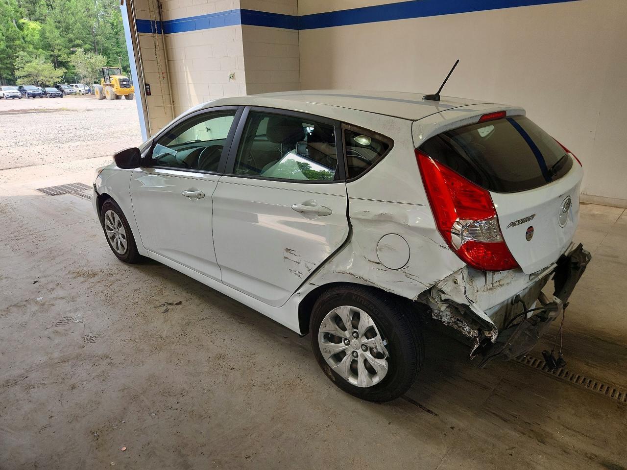 2017 Hyundai Accent Se - Фото 2