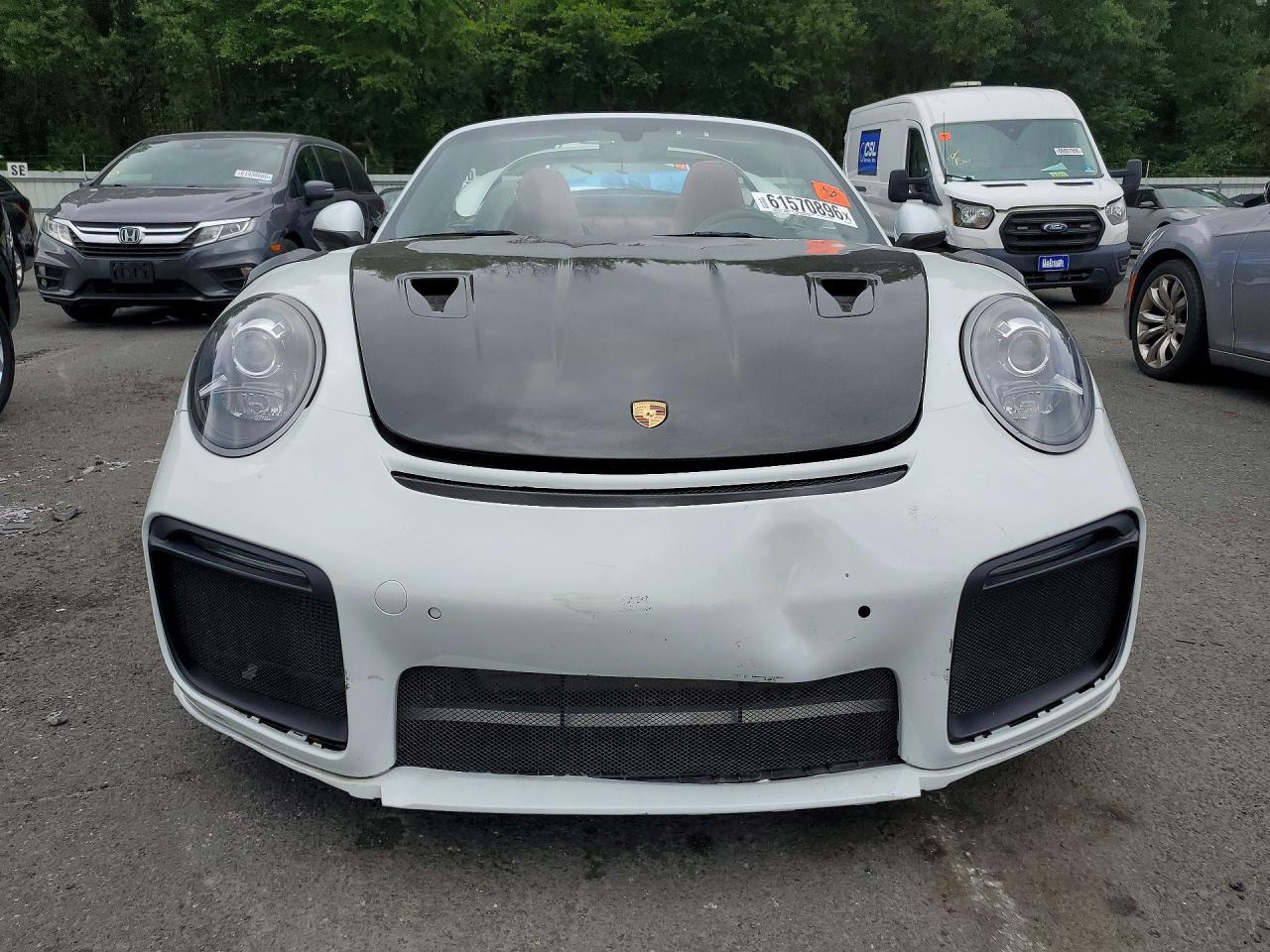 2018 Porsche 911 Carrera - Image 5