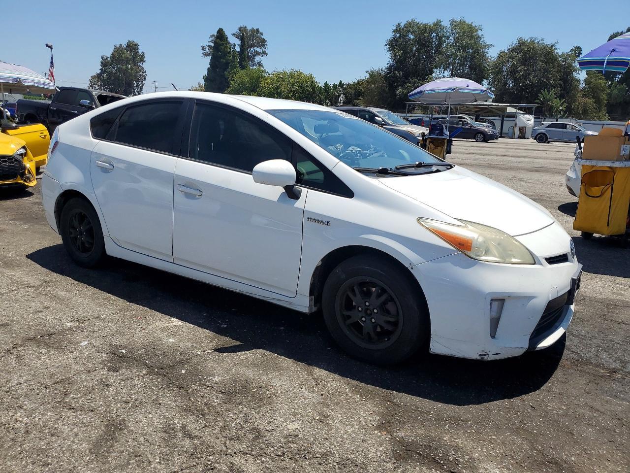 2013 Toyota Prius Two - Image 4