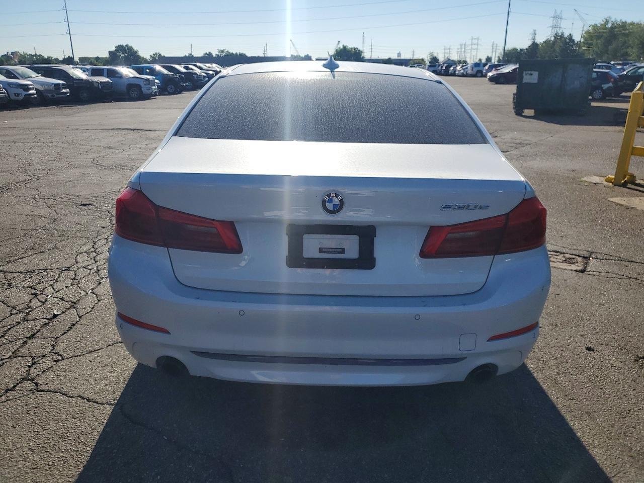 2019 BMW 530Xe - Image 6