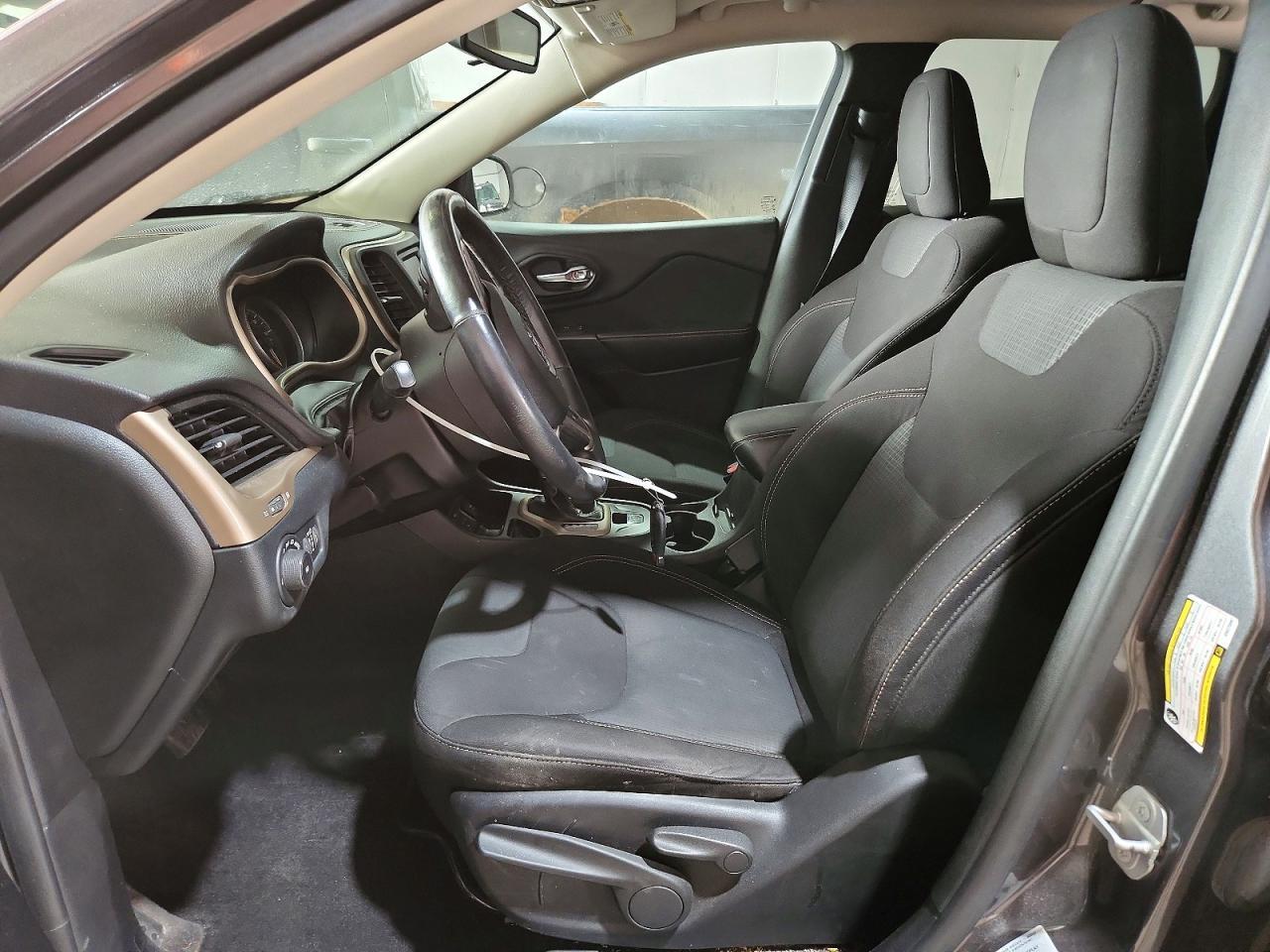 2016 Jeep Cherokee Latitude - Image 7