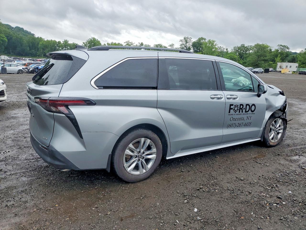 2025 Toyota Sienna Xle 7-Passenger - Фото 3
