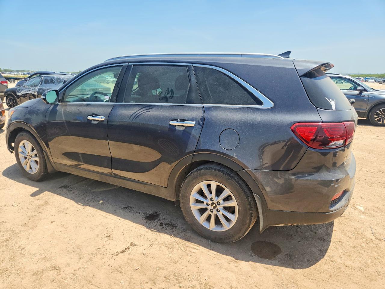 2019 Kia Sorento Lx - Image 2
