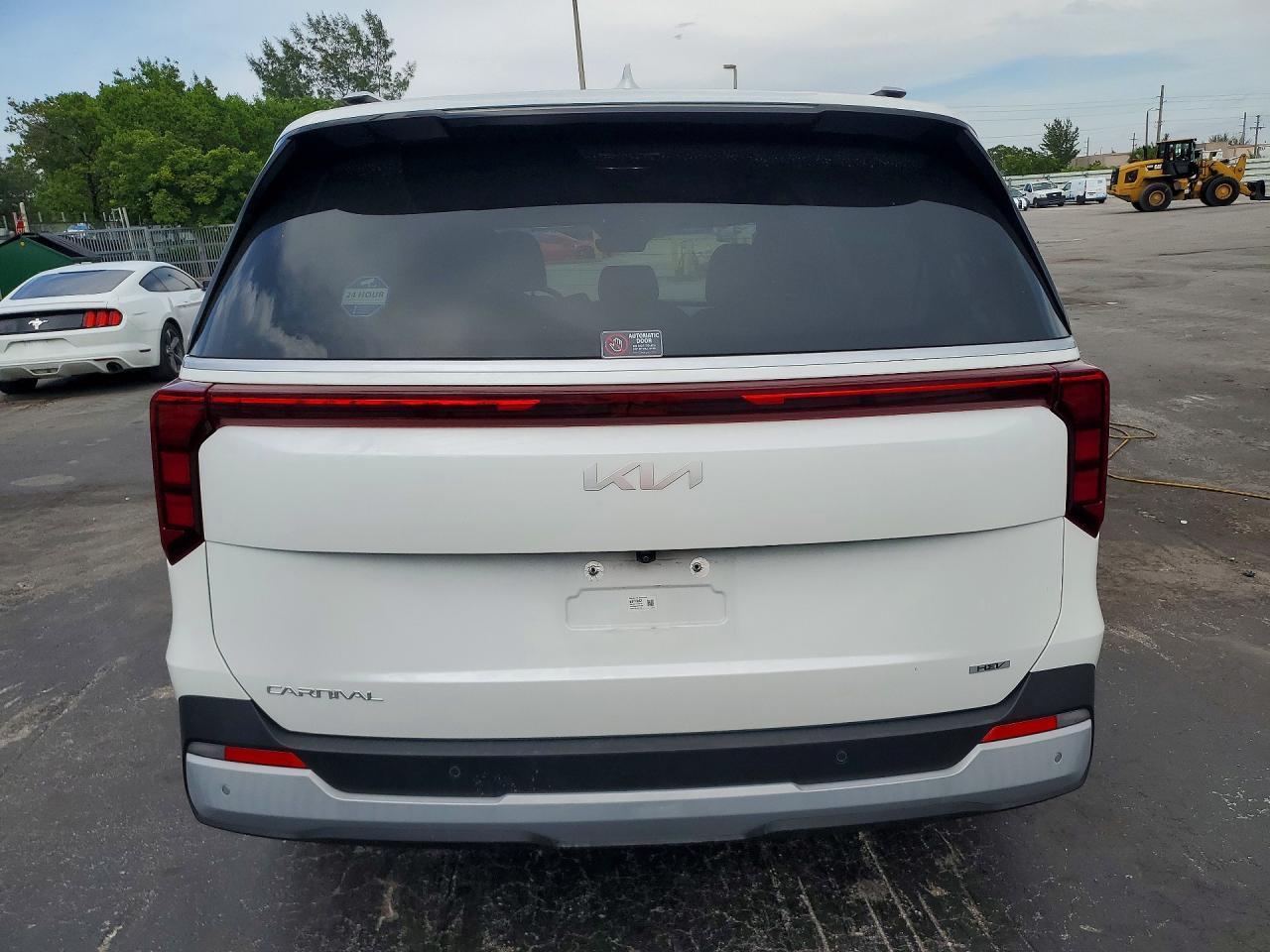 2025 Kia Carnival Ex - Фото 6