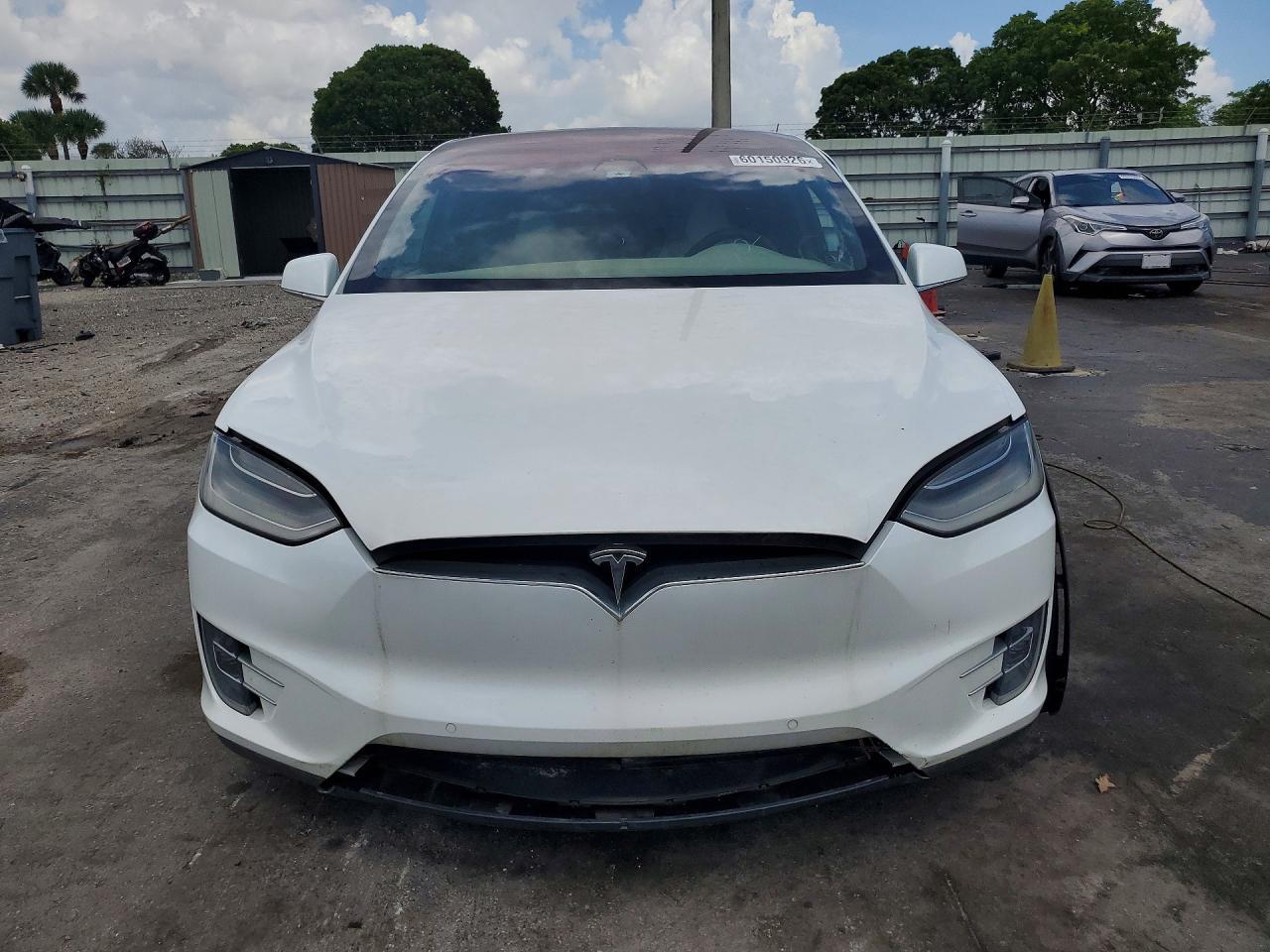 2021 Tesla Model X - Image 5