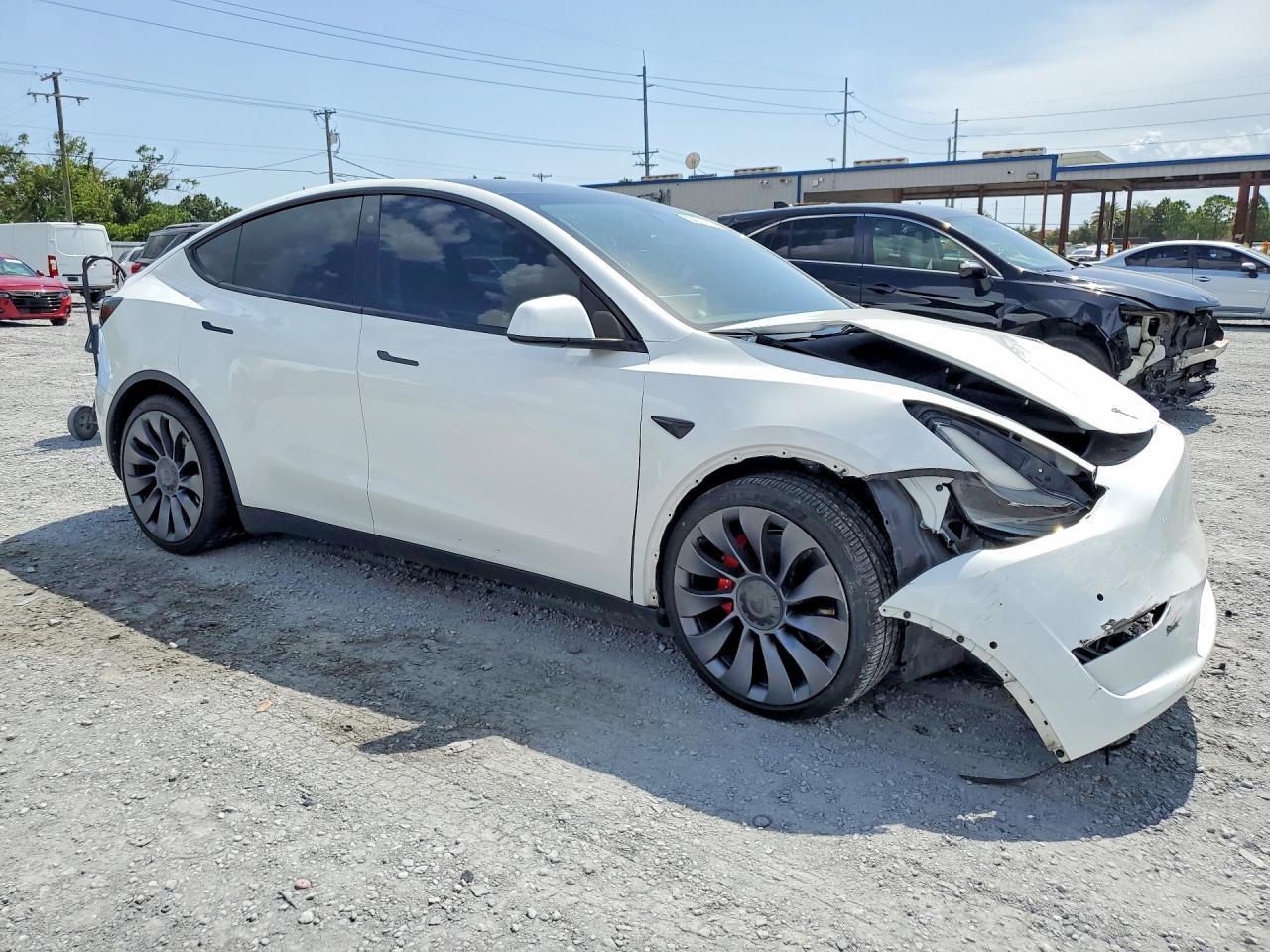 2022 Tesla Model Y - Image 4