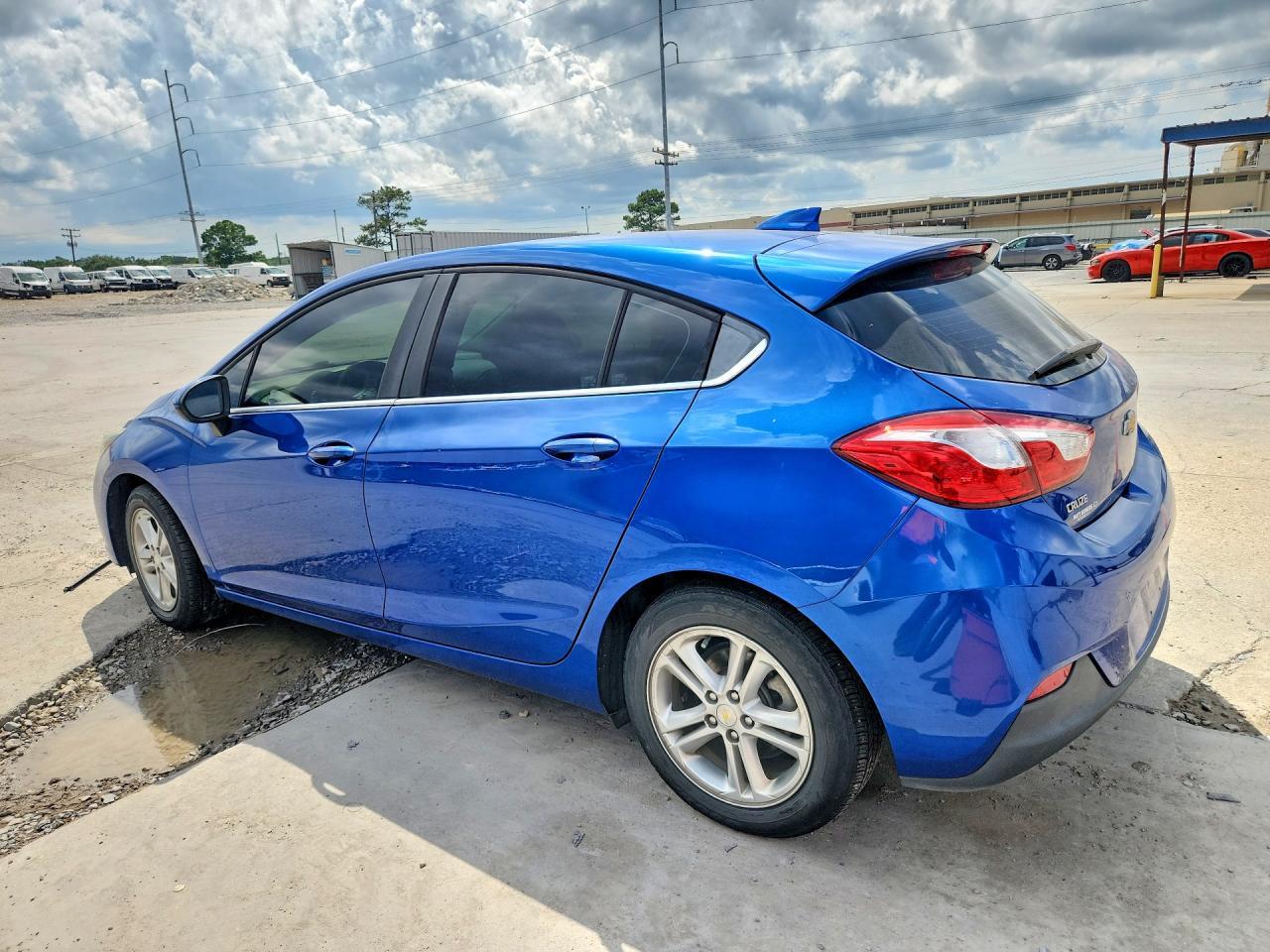 2017 Chevrolet Cruze Lt - Фото 2