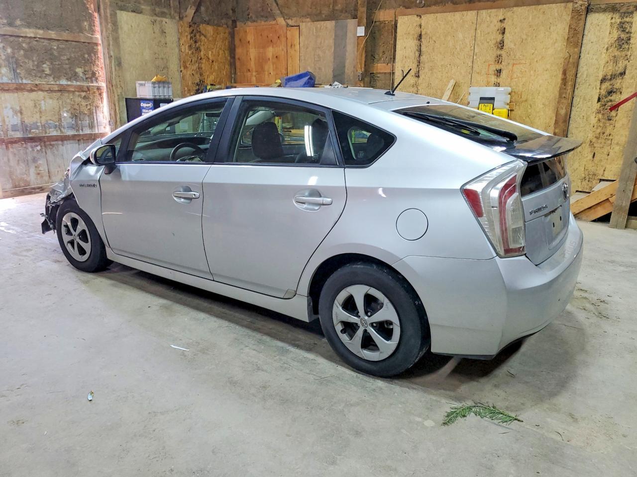 2015 Toyota Prius Two - Фото 2