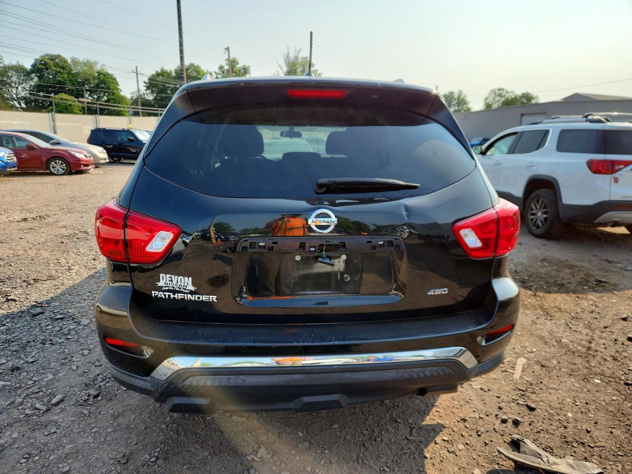 2018 Nissan Pathfinder S - Фото 6