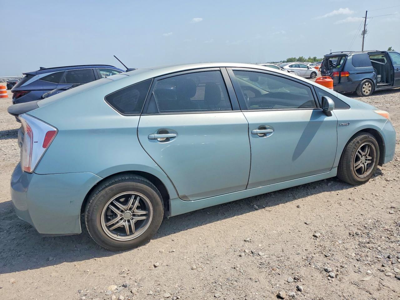 2013 Toyota Prius Three - Image 3