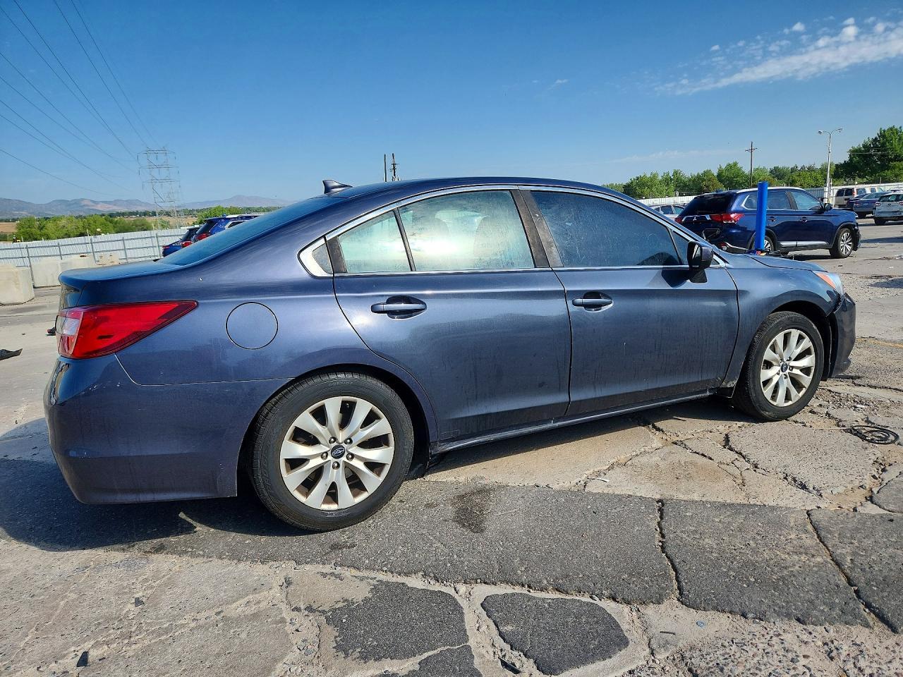 2017 Subaru Legacy - Фото 3