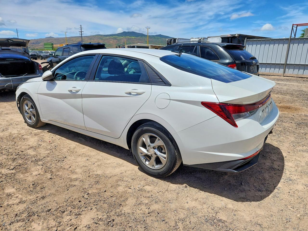 2021 Hyundai Elantra Se - Image 2