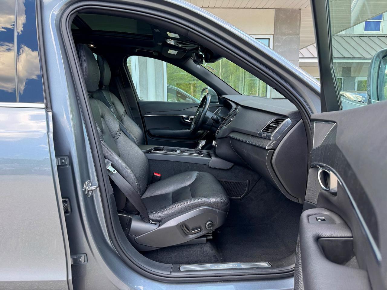 2020 Volvo Xc90 T6 Momentum 7 Passenger - Image 5