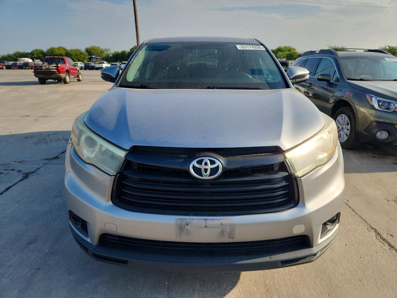 2016 Toyota Highlander Le - Фото 5