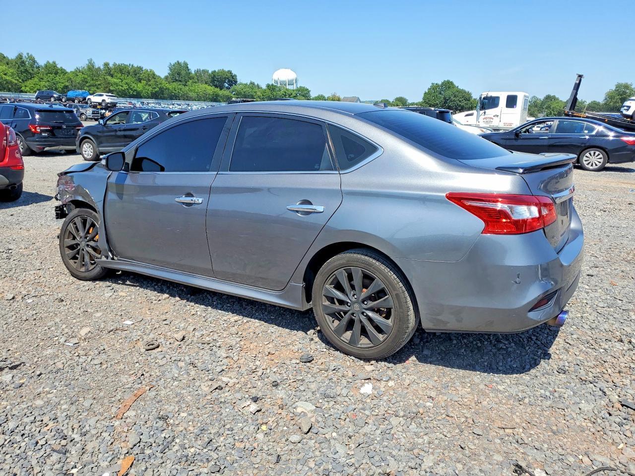 2017 Nissan Sentra Sr - Фото 2