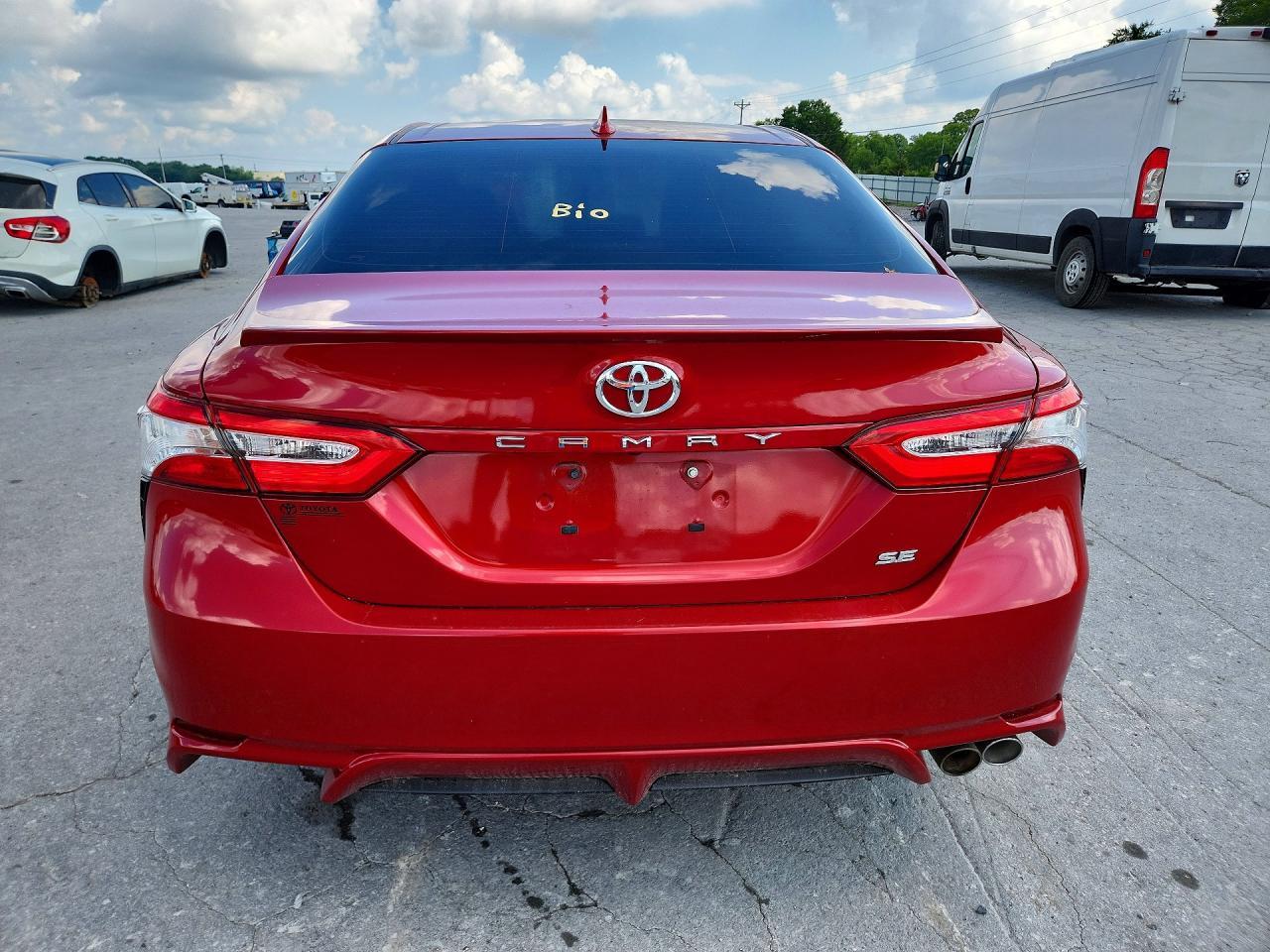 2020 Toyota Camry Se - Фото 6