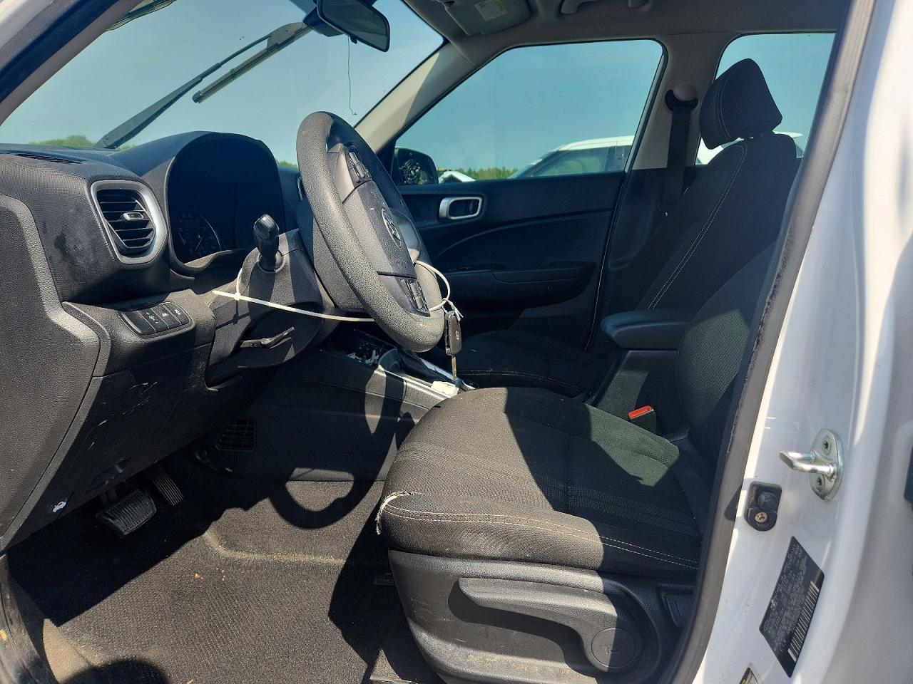 2020 Hyundai Venue Sel - Image 7