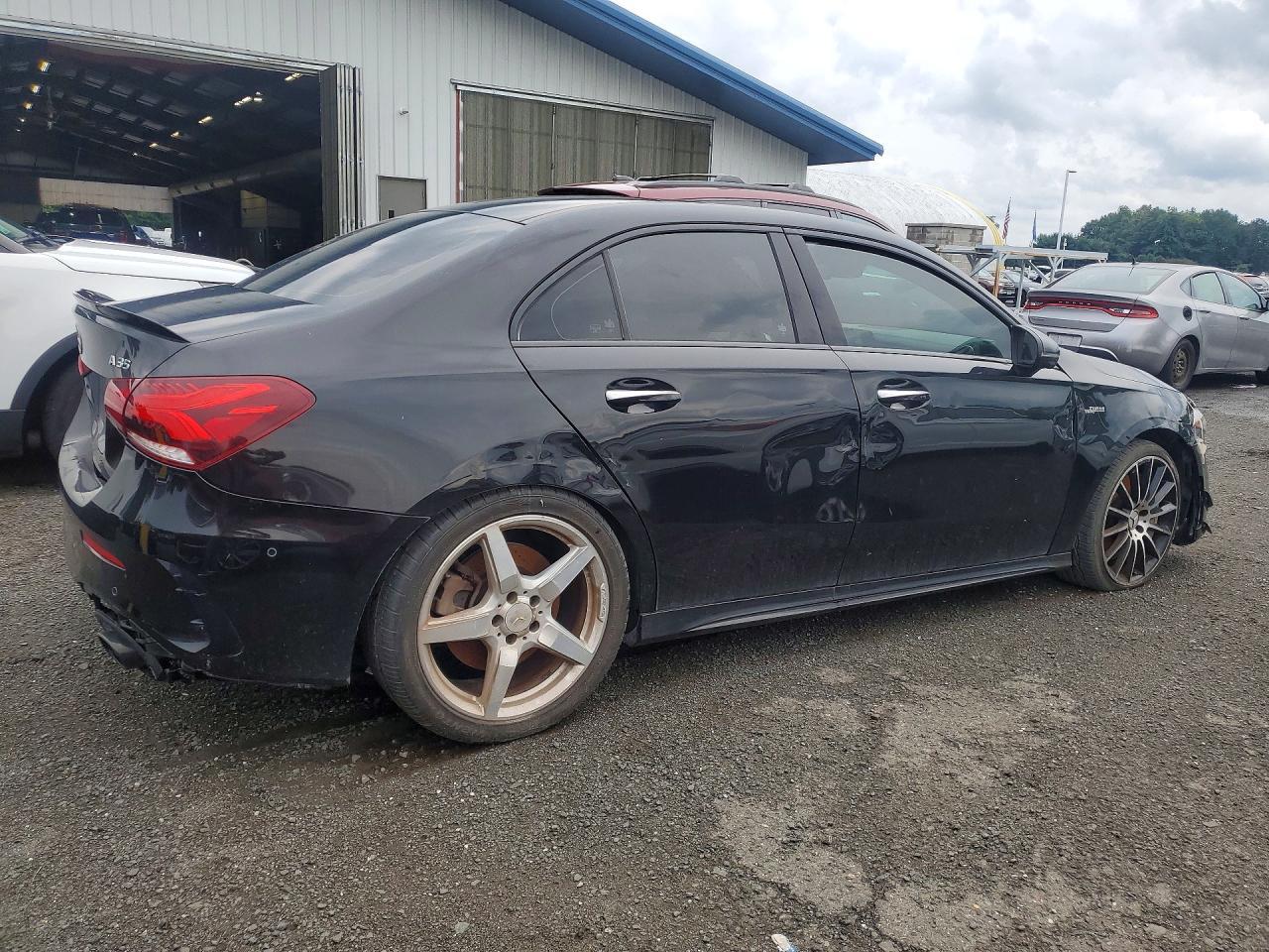 2021 Mercedes-Benz A 35 Amg - Фото 3