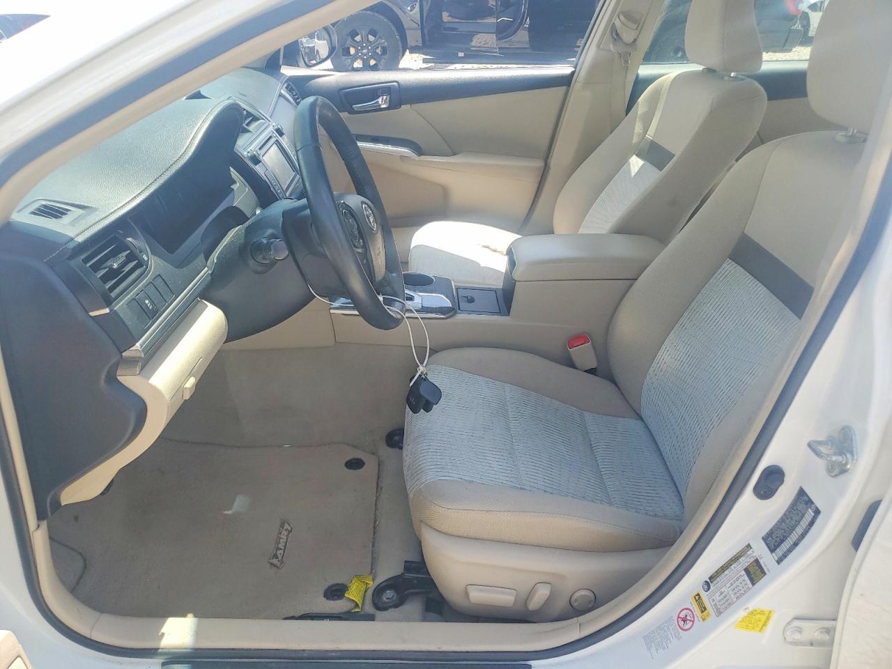 2012 Toyota Camry Hybrid Xle - Image 7