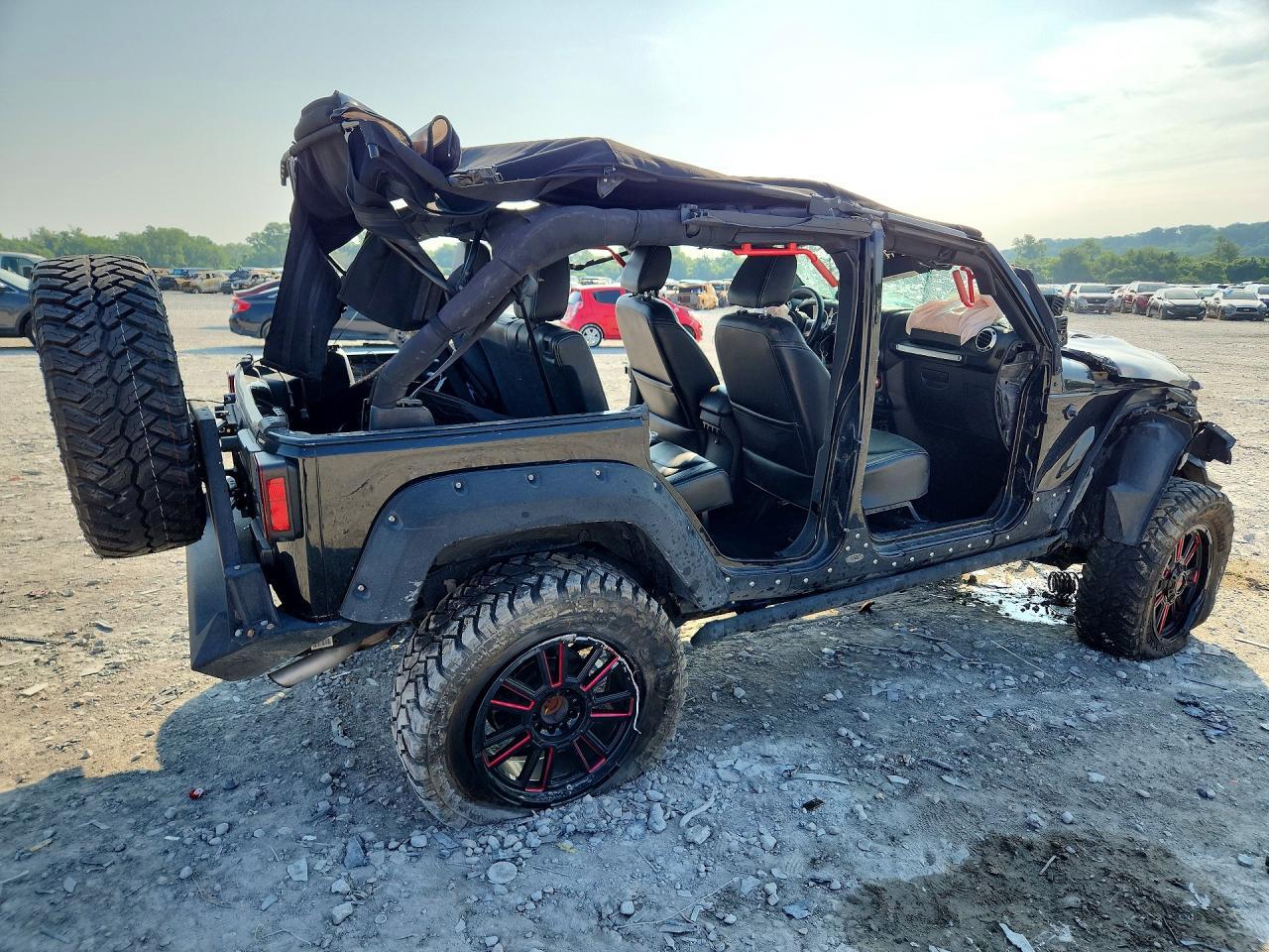2016 Jeep Wrangler Unlimited Rubicon - Image 3
