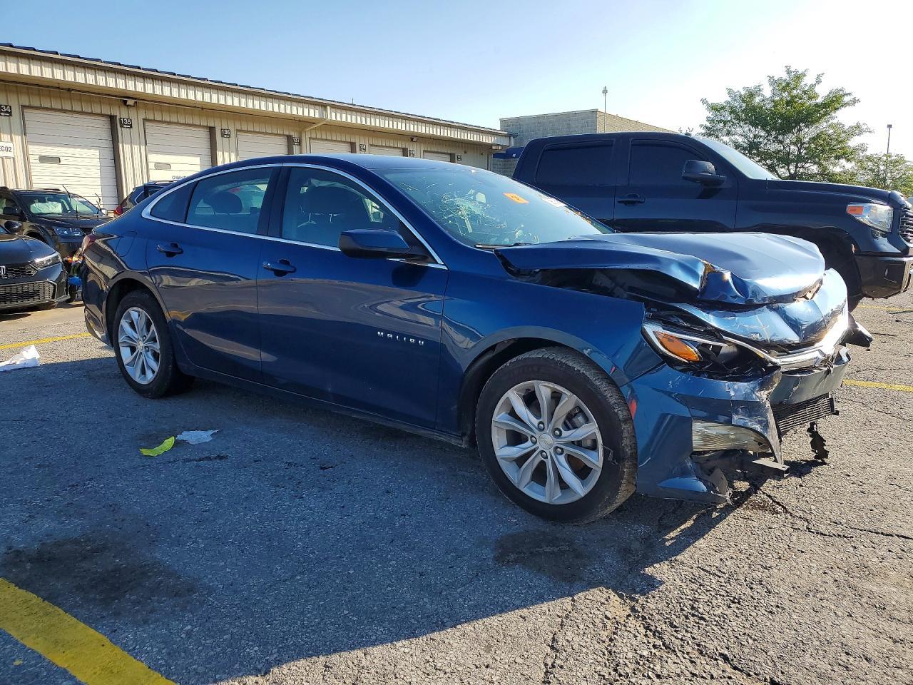 2019 Chevrolet Malibu Lt - Image 4