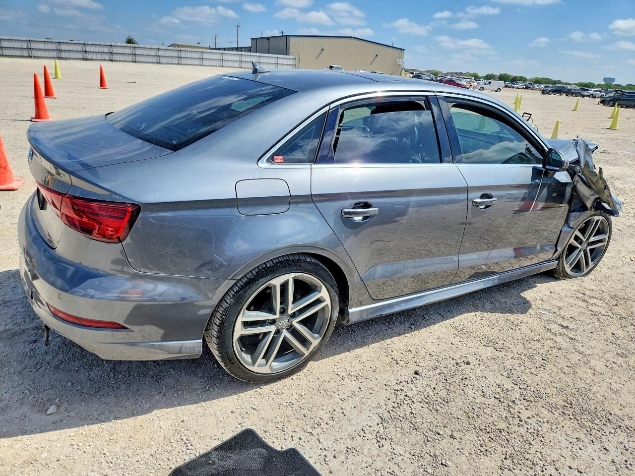 2018 Audi A3 Premium Plus - Фото 3
