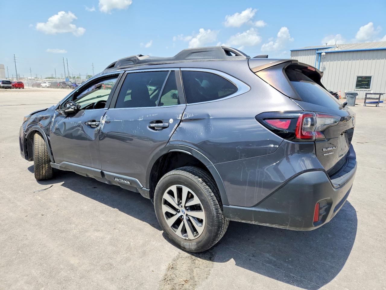 2020 Subaru Outback Premium - Фото 2