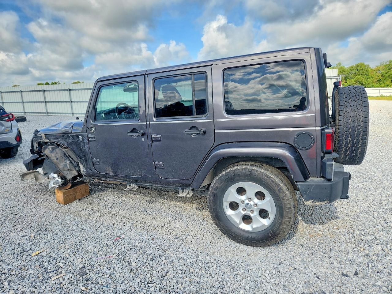 2014 Jeep Wrangler Unlimited Sahara - Фото 2